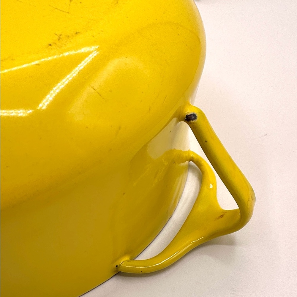 Dansk Designs Kobenstyle Yellow Enameled Dutch Oven & Lid. 2 Quart - Picture 8 of 17
